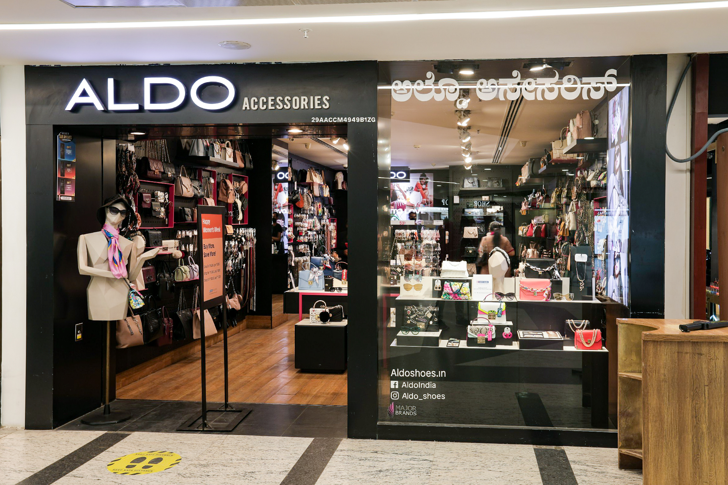Awaken absorberende spansk Aldo – Garuda Mall